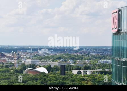 220526 -- BERLIN, 26. Mai 2022 -- Foto aufgenommen am 25. Mai 2022 zeigt einen Blick auf Berlin, Hauptstadt Deutschlands. DEUTSCHLAND-BERLIN-LANDSCHAFT RenxPengfei PUBLICATIONxNOTxINxCHN Stockfoto