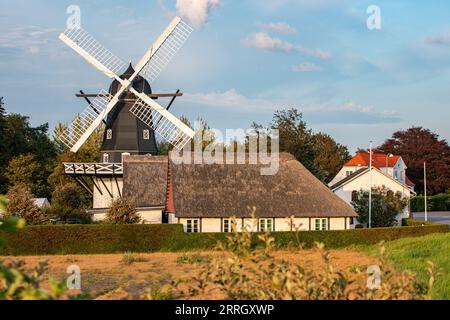 Historische dänische Windmühle in Gedesby, Dänemark Stockfoto