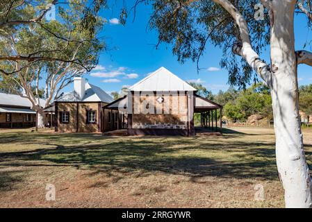 Gebäude im Overland Telegraph Office in der Nähe von Alice Springs im Northern Territory Australia, die 1872 die Verbindung zwischen Australien und der Welt ermöglichten Stockfoto