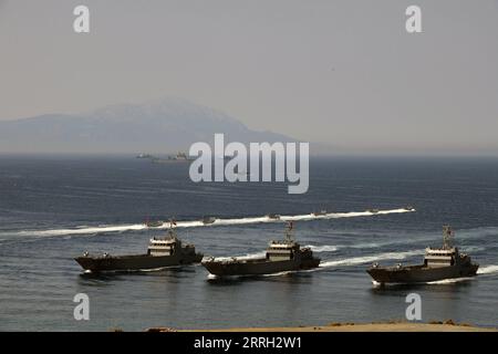 220610 -- IZMIR, 10. Juni 2022 -- die türkischen Streitkräfte nehmen an der Übung EFES-2022 in Izmir, Türkei, 9. Juni 2022 Teil. Die erste Phase der EFES-2022-Übung begann am 20. Mai mit der Teilnahme von mehr als 10.000 Mitarbeitern, darunter über 1.000 Mitarbeiter aus anderen Ländern unter der Leitung des türkischen Ägäischen Armeekommandos. Foto von /Xinhua TÜRKEI-IZMIR-MILITÄRÜBUNG MustafaxKaya PUBLICATIONxNOTxINxCHN Stockfoto