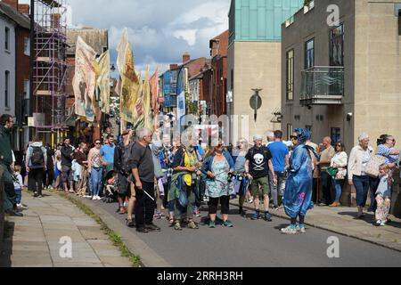 Teilnehmer der Hereford Street Carnival Parade. Hereford, Großbritannien Stockfoto