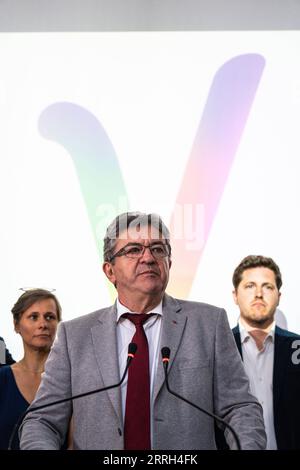 220613 -- PARIS, 13. Juni 2022 -- Jean-Luc Melenchon, Führer der linken Allianz, genannt NUPES la Nouvelle Union Populaire Ecologique et Sociale, hält eine Rede nach den Ergebnissen der ersten Runde der französischen Parlamentswahlen am 12. Juni 2022 in seinem Parteisitz in Paris. Die erste Runde der französischen Parlamentswahlen 2022 begann am Sonntag in Metropolitan France, der Region des Landes geografisch in Europa, damit die Wähler 577 Mitglieder für die Nationalversammlung wählen konnten. Foto von /Xinhua FRANCE-LEGISLATIVE ELECTIONS-1ST ROUND XosexBouzas PUBLICATIONxNOTxINxCHN Stockfoto