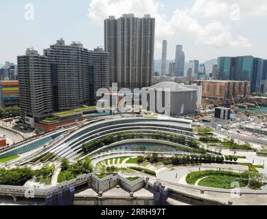 220621 -- HONGKONG, 21. Juni 2022 -- Luftaufnahme vom 2021. April zeigt einen Blick auf den West Kowloon Hochgeschwindigkeitsbahnhof im südchinesischen Hongkong. In diesem Jahr jährt sich die Rückkehr Hongkongs ins Mutterland zum 25. Mal. /Handout über Xinhua HKSAR 25 INA-HONG KONG-MAJOR CONSTRUCTION-AERIAL VIEW CN MassxTransitxRailway PUBLICATIONxNOTxINxCHN Stockfoto