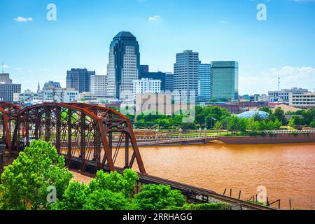 Shreveport, Louisiana, USA Skyline der Innenstadt über den Fluss. Stockfoto