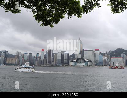 220624 -- HONGKONG, 24. Juni 2022 -- Foto aufgenommen am 21. Juni 2022 zeigt die Aussicht in Hongkong, Südchina. In diesem Jahr jährt sich die Rückkehr Hongkongs ins Mutterland zum 25. Mal. HKSAR 25 INA-HONG KONG-RÜCKKEHR INS MUTTERLAND-25 JAHRE STADTBLICK CN LIXGANG PUBLICATIONXNOTXINXCHN Stockfoto