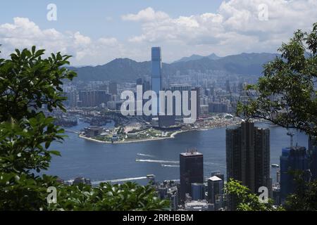 220624 -- HONGKONG, 24. Juni 2022 -- Foto aufgenommen am 23. Juni 2022 zeigt die Aussicht in Hongkong, Südchina. In diesem Jahr jährt sich die Rückkehr Hongkongs ins Mutterland zum 25. Mal. HKSAR 25 INA-HONG KONG-RÜCKKEHR INS MUTTERLAND-25. JAHRESTAG-STADTBLICK CN WANGXSHEN PUBLICATIONXNOTXINXCHN Stockfoto