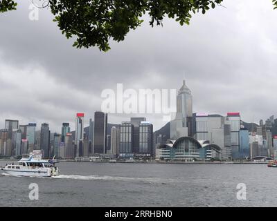 220624 -- HONGKONG, 24. Juni 2022 -- Foto aufgenommen am 21. Juni 2022 zeigt die Aussicht in Hongkong, Südchina. In diesem Jahr jährt sich die Rückkehr Hongkongs ins Mutterland zum 25. Mal. HKSAR 25 INA-HONG KONG-RÜCKKEHR INS MUTTERLAND-25 JAHRE STADTBLICK CN LIXGANG PUBLICATIONXNOTXINXCHN Stockfoto
