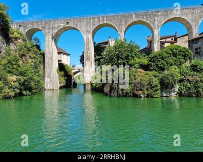 Aquädukt in Saint Nazaire en Royans, Frankreich Stockfoto