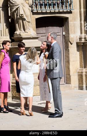 Pamplona, Navarra, Spanien. September 2023. König Felipe VI. Von Spanien, Königin Letizia von Spanien, nimmt am 8. September 2023 in Pamplona am 6. Jahrhundert des Privilegiums der Union in der Marienkathedrale Teil. Spanien .das Privileg der Union ist der vertrag, durch den die drei wichtigsten Burghs, aus denen die Stadt Pamplona im Mittelalter bestand, durch ein Dokument vereint wurden, das am 8. September 1423 von König Carlos III. von Navarra unterzeichnet wurde. Bis zu diesem Tag hatte jede Stadt ihre eigene Flagge und ihren eigenen Herrscher, Pamplona, Spanien. 20230908, . 20230908 (Bild: © Jack Abuin/ZUMA PR Stockfoto