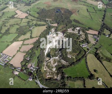 Luftaufnahme eines stillgelegten Steinbruchs in Graianrhyd bei Mold, North Wales Stockfoto