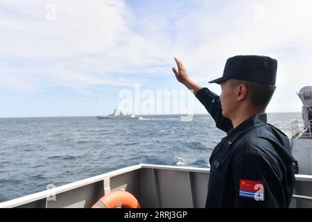 220713 -- SHANGHAI, 13. Juli 2022 -- Foto aufgenommen am 13. Juli 2022 zeigt eine Seebohrung, die von den Marinen Chinas und Pakistans durchgeführt wurde. Die Marine Chinas und Pakistans schloss am Mittwoch eine viertägige gemeinsame maritime Übung mit dem Codenamen Sea Guardians-2 ab. Foto: /Xinhua CHINA-SHANGHAI-PAKISTAN-MARITIME DRILLCN GengxHaipeng PUBLICATIONxNOTxINxCHN Stockfoto