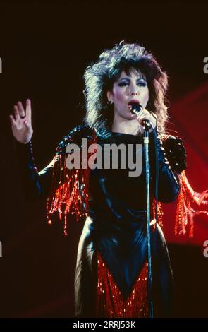 Jennifer Rush, amerikanischer Rock und Pop Sänger, bei einem Auftritt, ca. 1985. Stockfoto