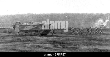 'De la Picardie au Chemin des Dames; un char d'assaut au milieu d'une vague d'infanterie', 1918. Aus L’Album de la Guerre 1914-1919, Band 2 [L’Illustration, Paris, 1924]. Stockfoto