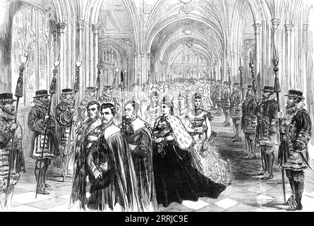 The Queen Opening Parliament: Procession in the Peers' Corridor, 1876. Königin Victoria '...begleitet von ihren Königlichen Hoheiten, der Prinzessin von Wales und der Prinzessin Beatrice... das Schwert des Staates wurde vom Herzog von Richmond vor ihrer Majestät getragen; dem Herzog von Norfolk als Earl Marshal und dem stellvertretenden Lord Chamberlain, Lord Aveland, unmittelbar vor der Königin. Sie trug ein schwarzes Samtkleid mit einem Zug, der mit Crapé und miniver verziert war; sie trug einen langen Tüllschleier, der von einer kleinen Diamantkrone überragt wurde; ihre Ornamente waren eine Diamantkette, die koh-i-noor als Brosche, Stockfoto