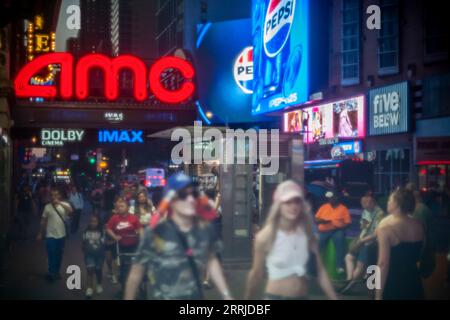 Die AMC Empire 25 Cinemas am Times Square in New York am Mittwoch, den 6. September 2023. Die Aktien von AMC Entertainment gingen zurück, nachdem das Unternehmen angekündigt hatte, 40 Millionen neue Aktien zu verkaufen, um Geld zu sammeln. (© ÊRichard B. Levine) Stockfoto