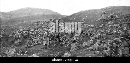 "La campagne d'hiver en Orient; Au Nord de Monastir, le 18. märz 1917: le 272 Regiment d'infanterie sur les Positions de la cote 1,248 qu'il vient d'enlever", 1917. Erster Weltkrieg: Winterfeldzug an der Ostfront – nördlich von Monastir, 18. März 1917, das 272 Infanterieregiment in Position auf Hügel 1248, den sie gerade eingenommen hatten. Aus L’Album de la Guerre 1914-1919, Band 1 [L’Illustration, Paris, 1924]. Stockfoto