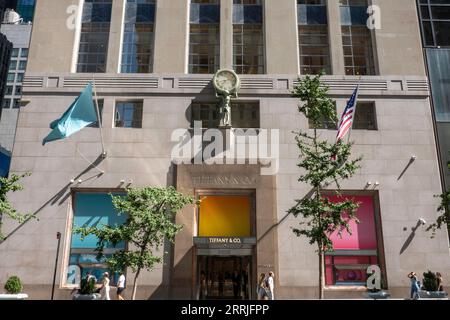 Tiffany's Flagship Store befindet sich an der Fifth Avenue im Herzen von Manhattan, 2023, USA Stockfoto