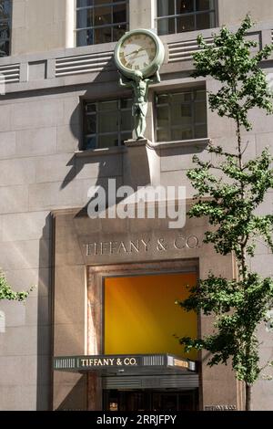 Tiffany's Flagship Store befindet sich an der Fifth Avenue im Herzen von Manhattan, 2023, USA Stockfoto