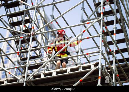 220724 -- ROTTERDAM, 24. Juli 2022 -- Ein Konkurrent nimmt an den World Police and Fire Games 2022 WPFG2022 in Rotterdam, Niederlande, am 23. Juli 2022 Teil. Foto: /Xinhua NETHERLANDS-ROTTERDAM-WPFG2022 SylviaxLederer PUBLICATIONxNOTxINxCHN Stockfoto