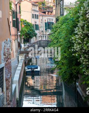 Verschiedene Seitenkanäle in Venedig, Italien Stockfoto