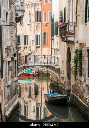 Verschiedene Seitenkanäle in Venedig, Italien Stockfoto