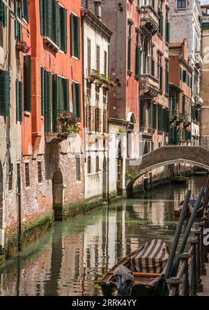 Verschiedene Seitenkanäle in Venedig, Italien Stockfoto