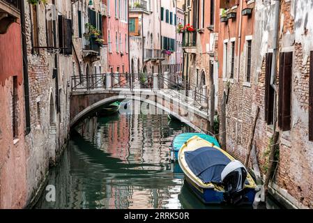 Verschiedene Seitenkanäle in Venedig, Italien Stockfoto