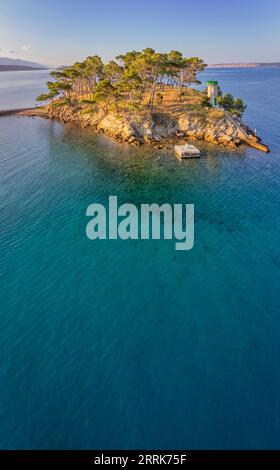 Europa, Kroatien, Primorje-Gorski Komitat Kotar, Insel Rab, die kleine Insel Sveti Juraj vor der Stadt Rab Stockfoto