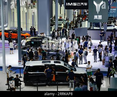 220828 -- CHENGDU, 28. August 2022 -- Foto aufgenommen am 26. August 2022 zeigt die Chengdu Motor Show 2022 in Chengdu, der Hauptstadt der südwestchinesischen Provinz Sichuan. Die Automobilausstellung mit rund 1.600 Autos von mehr als 100 Marken aus dem in- und Ausland startete hier am Freitag. CHINA-SICHUAN-CHENGDU-NEW ENERGY VEHICLESCN SHENXBOHAN PUBLICATIONXNOTXINXCHN Stockfoto