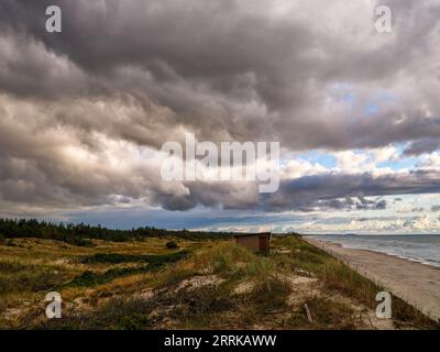 Am Oststrand des Fischerdorfes Pervalka an der Kurischen Nehrung, Litauen, Stockfoto