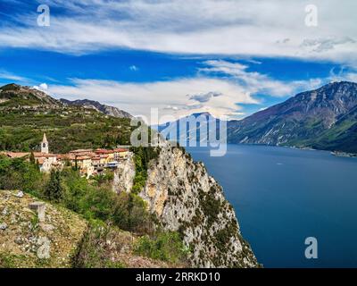 Tremosine sul Garda - i borghi piÃ¹ belli d'Italia (die schönsten Dörfer Italiens). Stockfoto