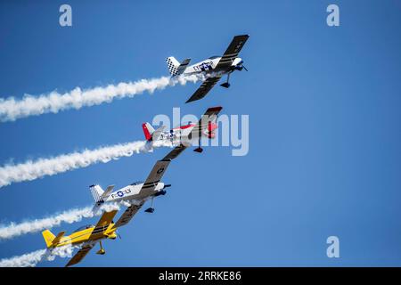 220905 -- JOHANNESBURG, 5. September 2022 -- Flugzeuge treten während der Rand Airshow in Johannesburg, Südafrika, 4. September 2022 auf. SÜDAFRIKA-JOHANNESBURG-Rand AIRSHOW ZhangxYudong PUBLICATIONxNOTxINxCHN Stockfoto