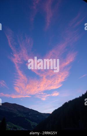 Österreich, Tirol, Zillertal, Himmel über Hintertuxtal. Stockfoto