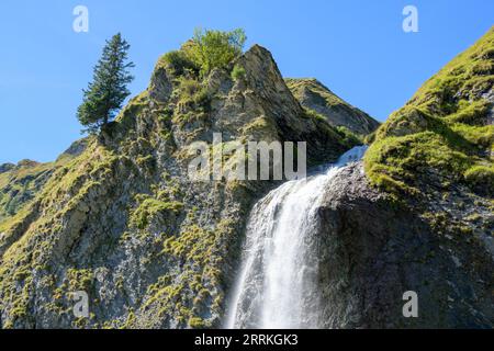 Österreich, Tirol, Zillertal, Waserfall bei Hintertux. Stockfoto