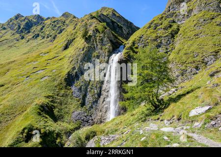 Österreich, Tirol, Zillertal, Waserfall bei Hintertux. Stockfoto