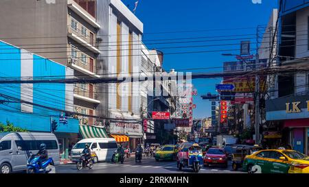 Yaowarat Road in Chinatown, Plakatwände, Geschäfte, Restaurants, Hotels, Samphanthawong Nachbarschaft, Bangkok, Thailand, Asien Stockfoto