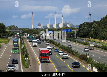 Rush Hour auf der Autobahn A2, Bottrop, Ruhrgebiet, Nordrhein-Westfalen, Deutschland Stockfoto