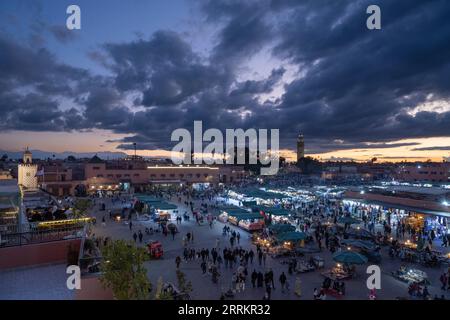 Marokko, Marrakesch - Djamaa-El-Fna (Jugglers Square) Stockfoto