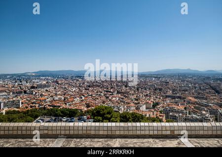 Blick von Notre-Dame de la Garde nach Marseille, Provence, Südfrankreich, Frankreich, Europa Stockfoto