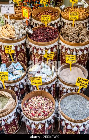 Gewürze auf einem orientalischen Markt von Marseille, Provence, Südfrankreich, Frankreich, Europa Stockfoto