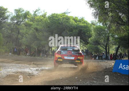 Loutraki, Lombardei, Griechenland. September 2023. CHRYSOSTOMOS KARELLIS aus Griechenland und ILIAS PANAGIOTOUNIS aus Griechenland konkurrieren mit ihrem Citroen C3 #48 während des ersten Tages der FIA World Rally Championship EKO Acropolis Rally am 08. September 2023 in Loutraki, Griechenland. (Bild: © Stefanos Kyriazis/ZUMA Press Wire) NUR REDAKTIONELLE VERWENDUNG! Nicht für kommerzielle ZWECKE! Stockfoto