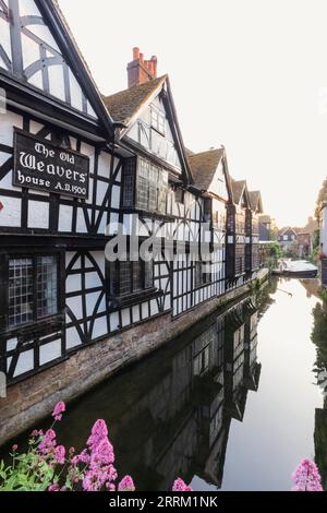 England, Kent, Canterbury, das Old Weavers House und der Great Stour River Stockfoto