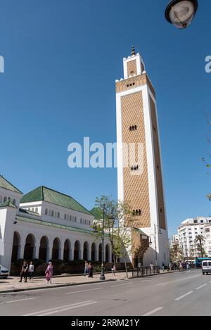 Minarett der Moschee Mohammed V im Zentrum von Tanger, Marokko Stockfoto