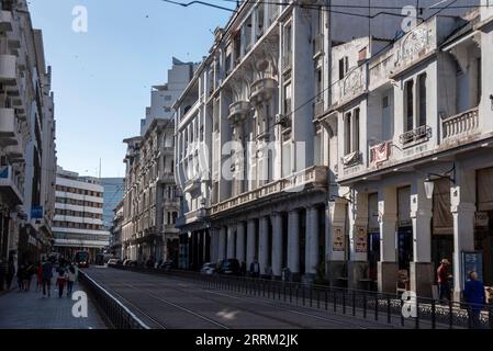 Alte verfallene Art déco-Häuser in der Ville Nouvelle von Casablanca, Marokko Stockfoto