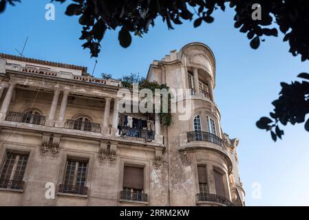 Alte verfallene Art déco-Häuser in der Ville Nouvelle von Casablanca, Marokko Stockfoto