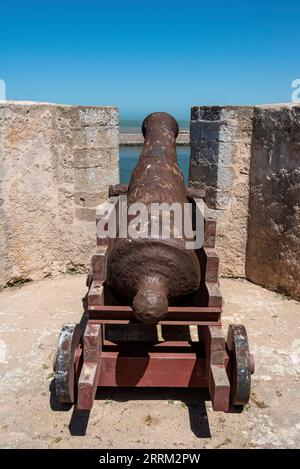 Kanone an der Stadtmauer des mittelalterlichen Viertels El Jadida, Marokko Stockfoto