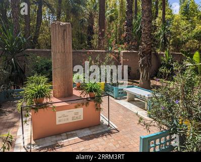 Marrakesch, Marokko, Denkmal für Yves Saint Laurent im Jardin Majorelle im Wohnhaus von Saint Laurent, Marrakesch Stockfoto