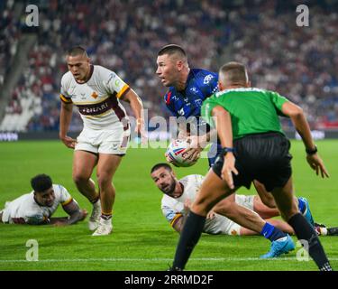 Huddersfield, Großbritannien. September 2023. Betfred Super League: Huddersfield Giants gegen Hull KR. Shaun Kenny-Dowall von Hull Kingston Rovers versucht es einmal. Credit Paul B Whitehurst/Alamy Live News Stockfoto