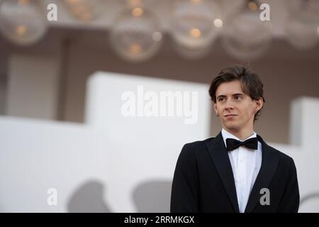 Venedig, Italien. September 2023. VENEDIG, ITALIEN - 7. SEPTEMBER: Filippo Giulini besucht einen roten Teppich für den Film ''Lubo'' beim 80. Internationalen Filmfestival von Venedig am 7. September 2023 in Venedig, Italien. (Foto: Luca Carlino/NurPhoto) Credit: NurPhoto SRL/Alamy Live News Stockfoto