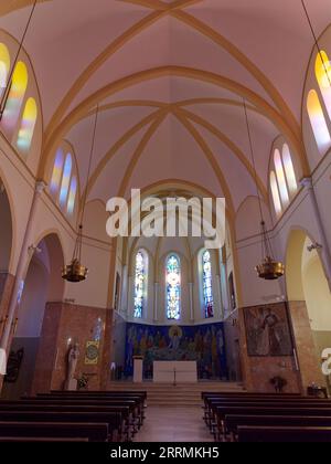 Katholische Kirche St. Antonius von Padua im Inneren der Stadt Sarajevo, Bosnien und Herzegowina, 08. September 2023 Stockfoto
